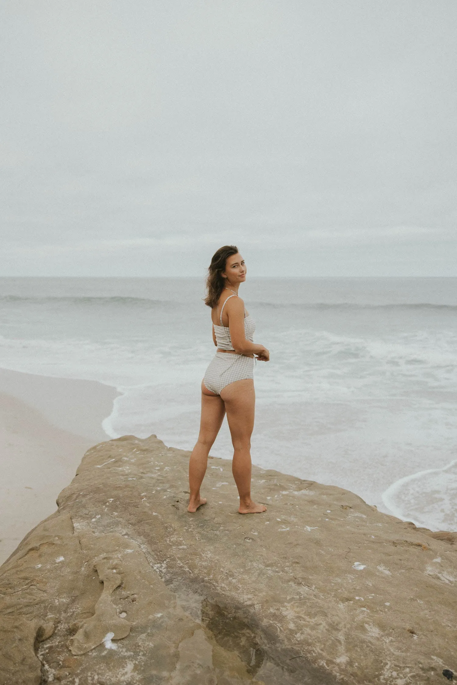 August High-Waisted Bottoms