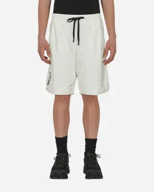 Day-Namic Shorts White