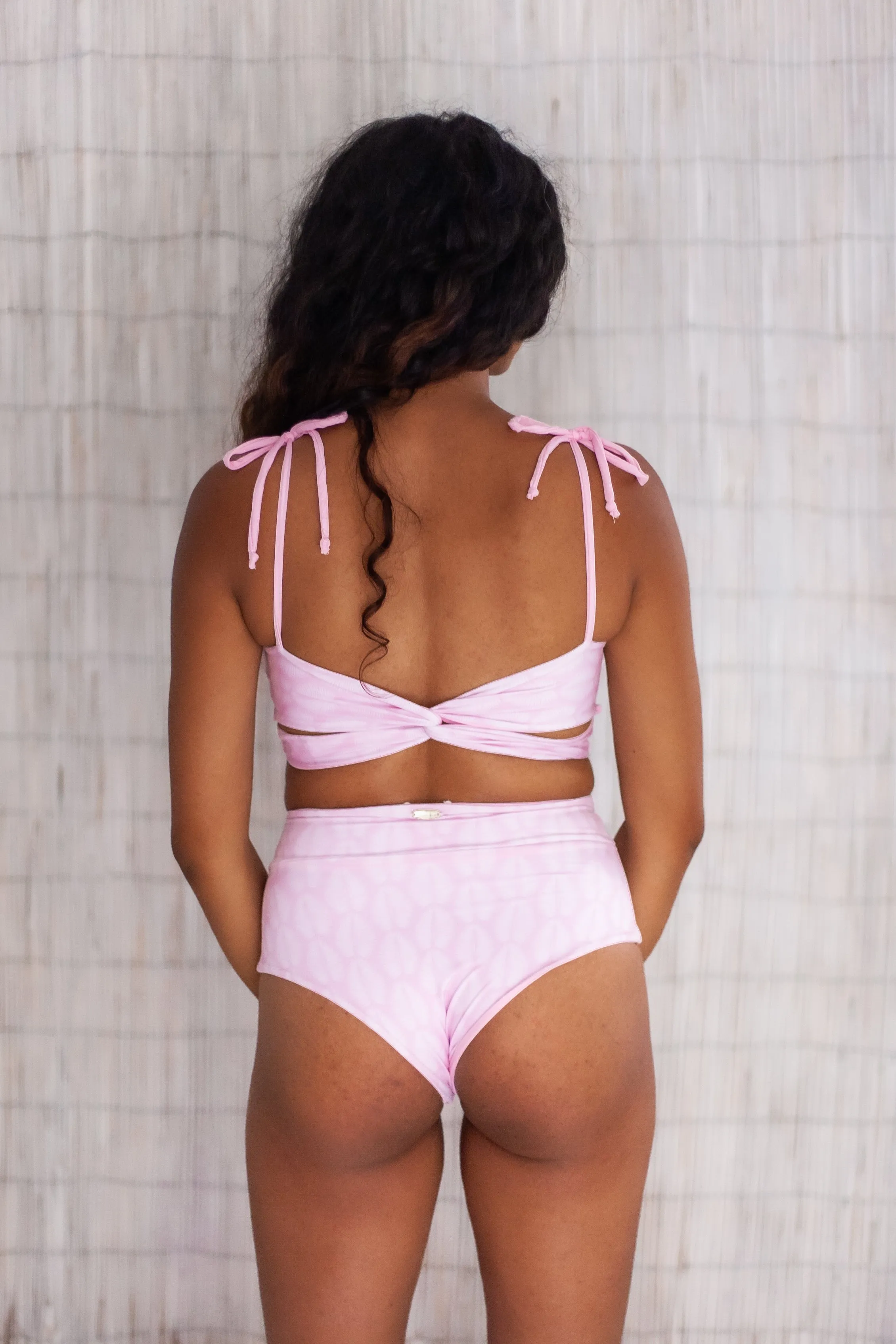 Guadalupe Bottom| Pink Palm   Conch